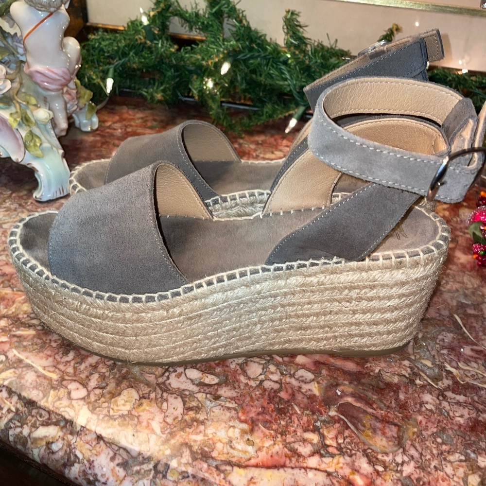 Neiman Marcus gray suede platform espadrilles with ankle strap, size 40, Spain